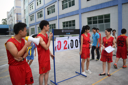 進(jìn)球，比分2比0