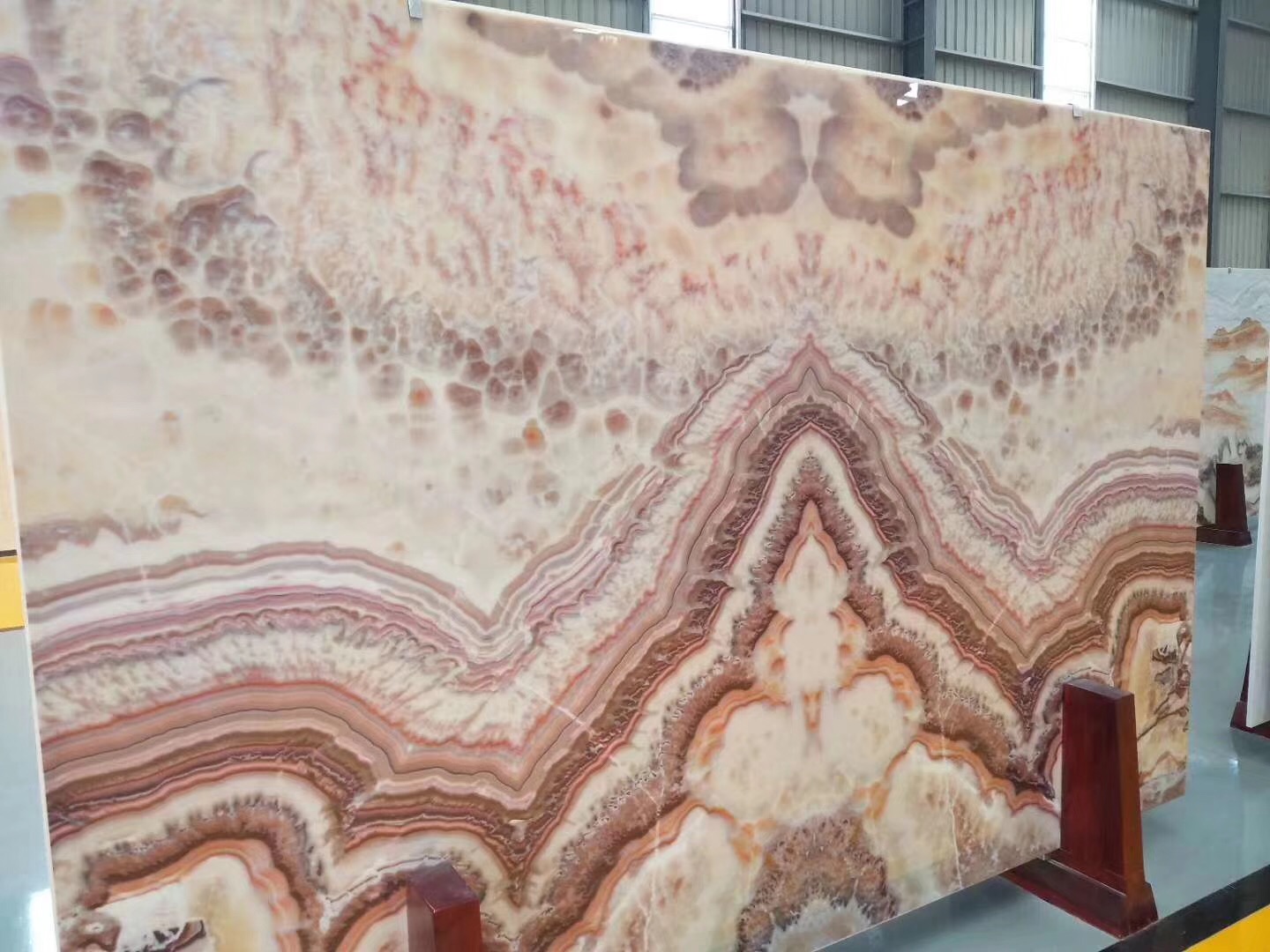 又一臺3020g5工業(yè)萬能uv平板打印機(jī)被提走