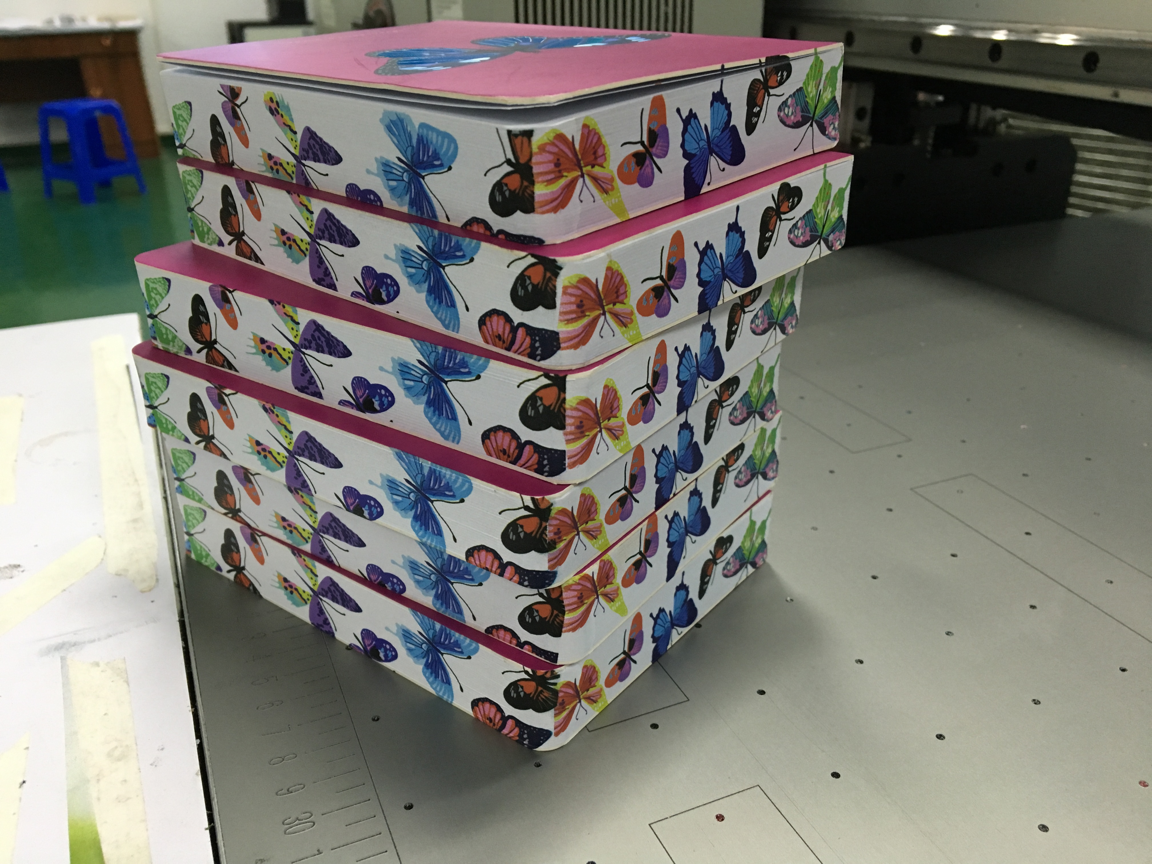 書(shū)本側(cè)邊打印機(jī)－書(shū)本側(cè)邊UV平板打印機(jī)－書(shū)本側(cè)邊印花機(jī)