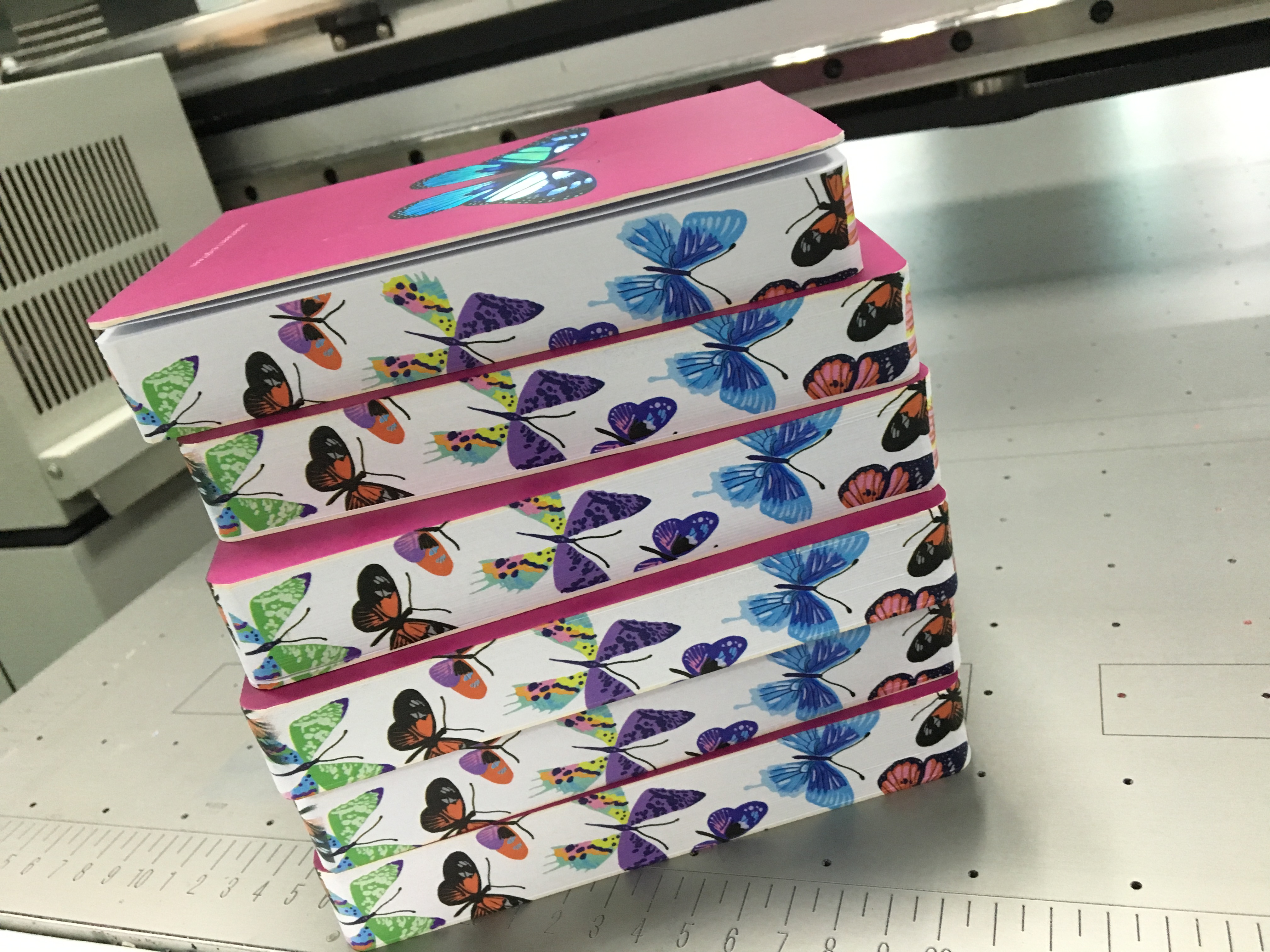 越達(dá)彩印-書本側(cè)邊打印視頻