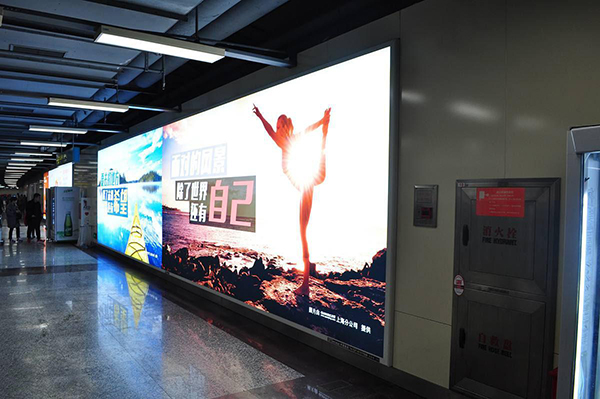 uv軟膜打印機(jī)多少錢一臺(tái)？