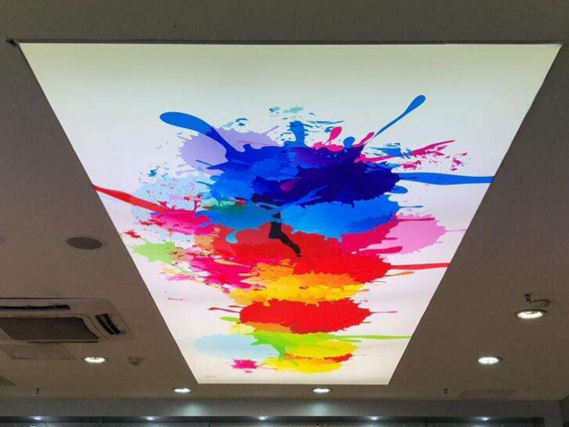 軟膜用什么機器打印的？